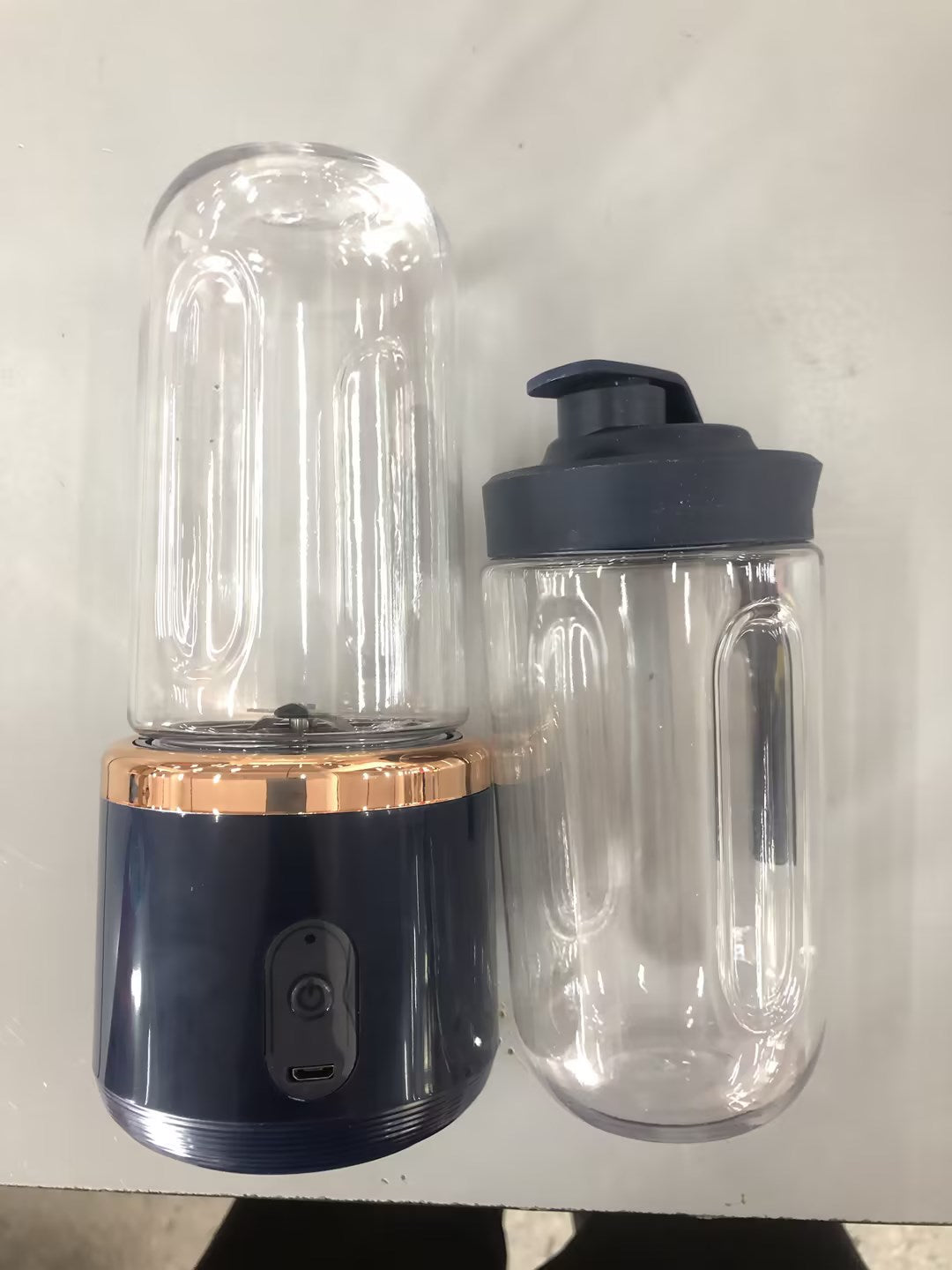 Licuadora Portátil Mini 6 Cuchillas con Carga USB – Smoothies y Jugos al Instante